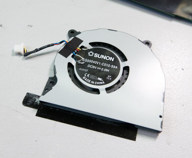 Разбираем до основания ультрабук Lenovo IdeaPad U300s image