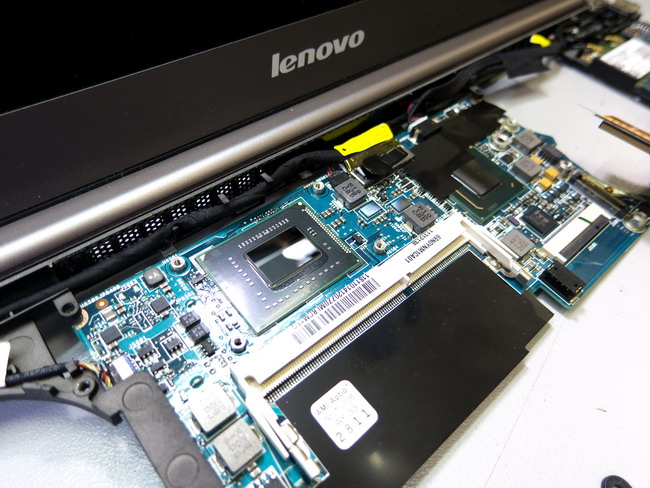 Разбираем до основания ультрабук Lenovo IdeaPad U300s image