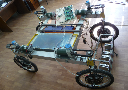 Робот автомобиль команды АВРОРА на “Робокросс 2013”