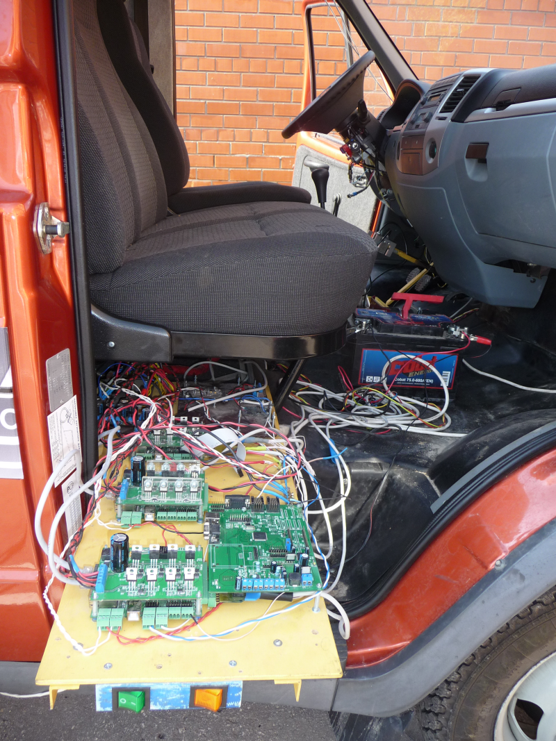 Робот автомобиль команды АВРОРА на “Робокросс 2013” Робот автомобиль команды АВРОРА на “Робокросс 2013”