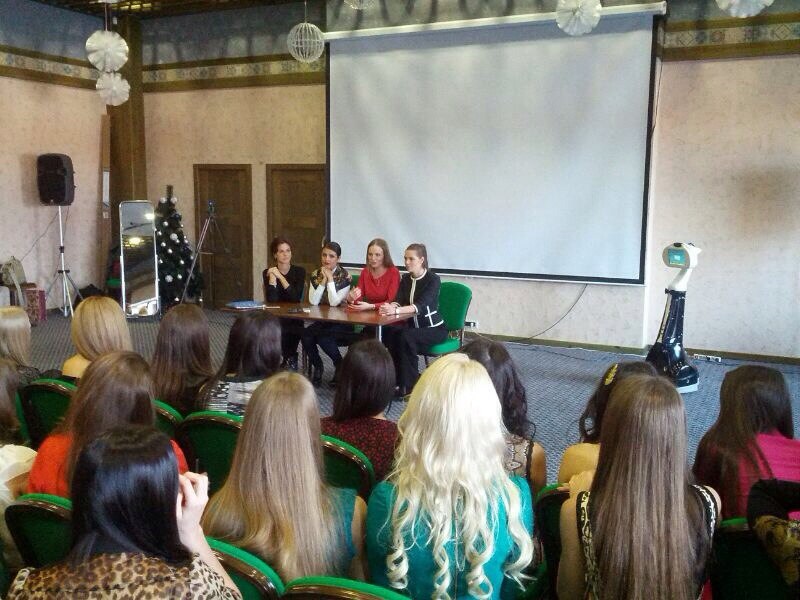 Робот Счастливчик на конкурсе «Мисс Россия 2014»