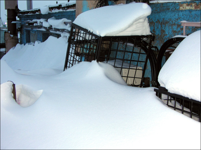 Романтика севера: спутниковые посты у базовых станций, лопата и невероятно много снега