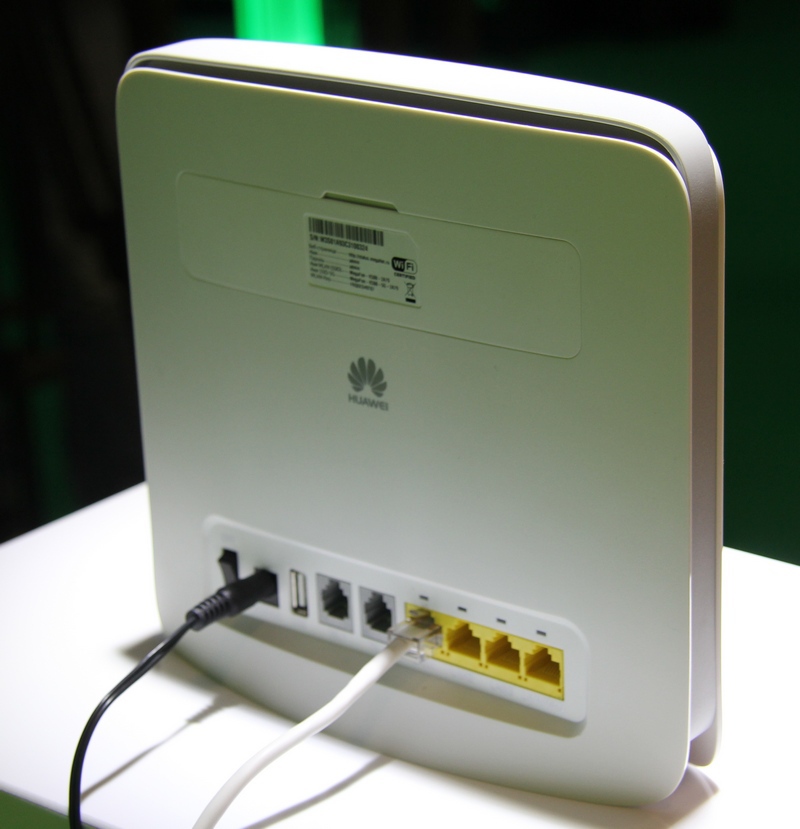 Интернет станция купить. Роутер Huawei 4g Router 2. Huawei 4g LTE WIFI роутер. Роутер МЕГАФОН 4g Huawei. Роутер Huawei Wi-Fi 300.