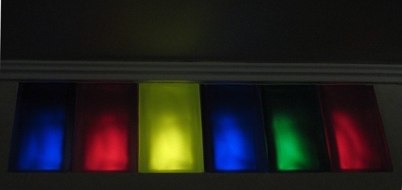 Самодельные лампы индикаторы из стеклоблоков и диодной ленты (и, конечно, raspberry pi)