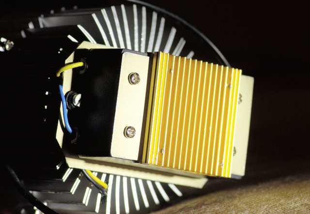 Самодельный светодиодный осветитель для фото и видеосъемки Драйвер в коробочке