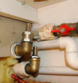 Система водяного охлаждения из строймагазина Выходы теплого пола