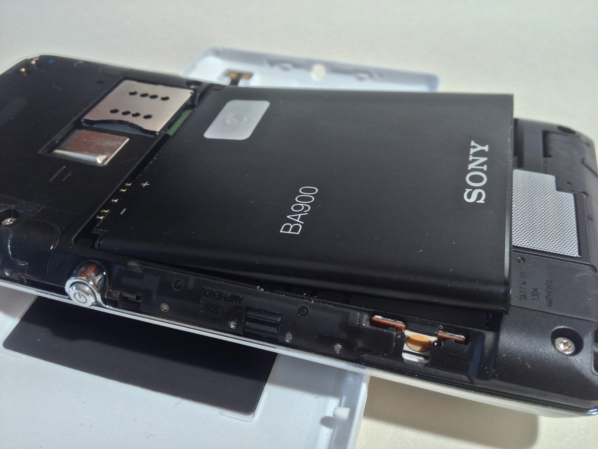 Скромное обаяние — обзор Sony Xperia L