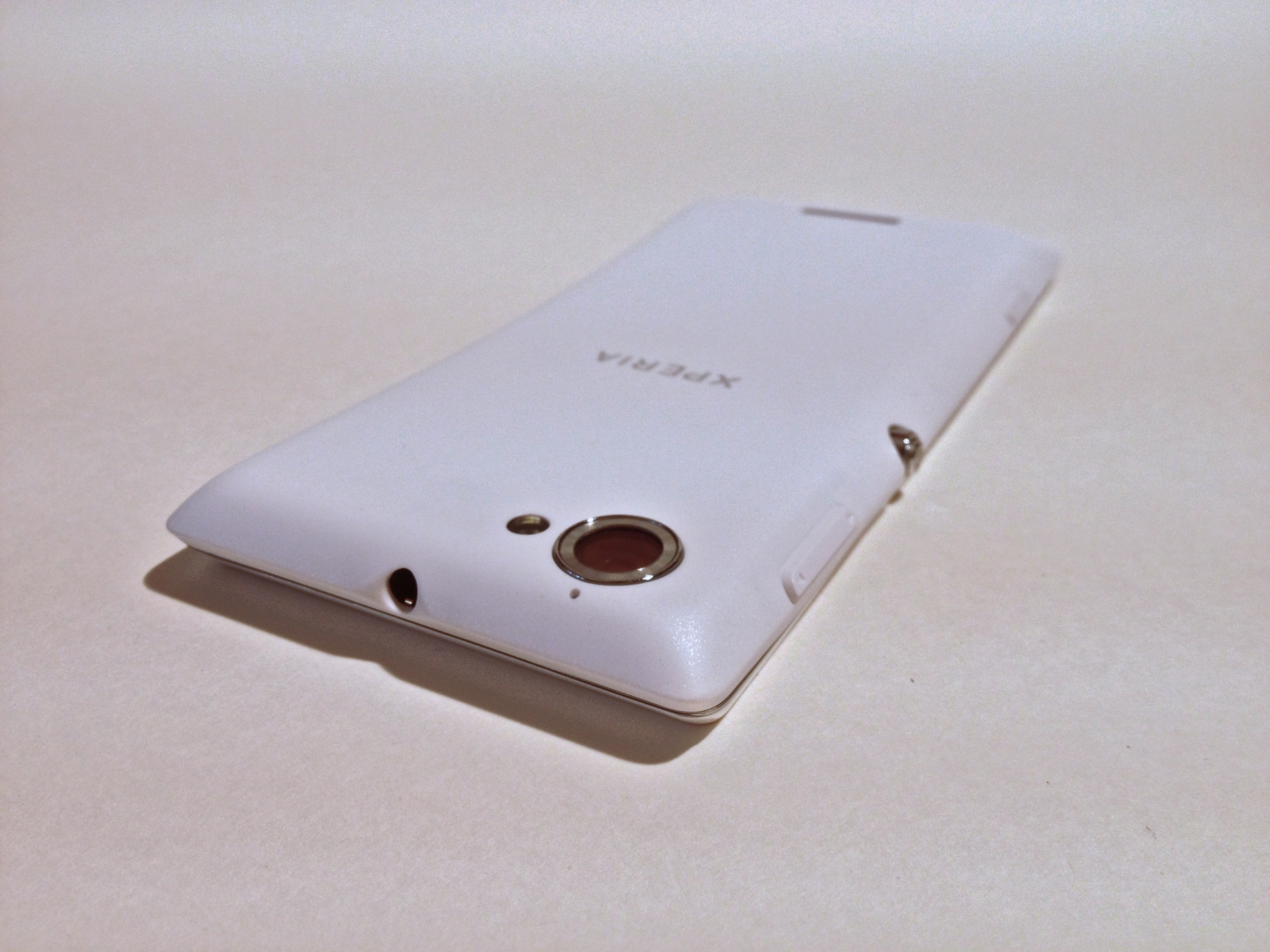 Скромное обаяние — обзор Sony Xperia L