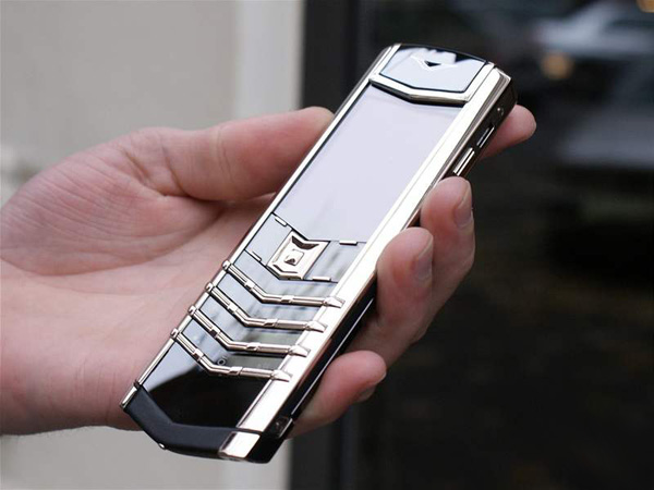 Vertu Signature Touch (RM-980V)