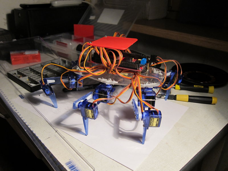 Собираем и заставляем бегать бюджетного гексапода Собираем и заставляем бегать бюджетного гексапода