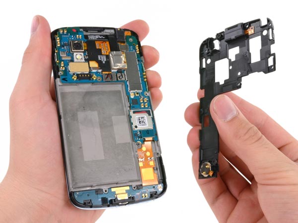 Специалисты iFixit разобрали смартфон Google Nexus 4