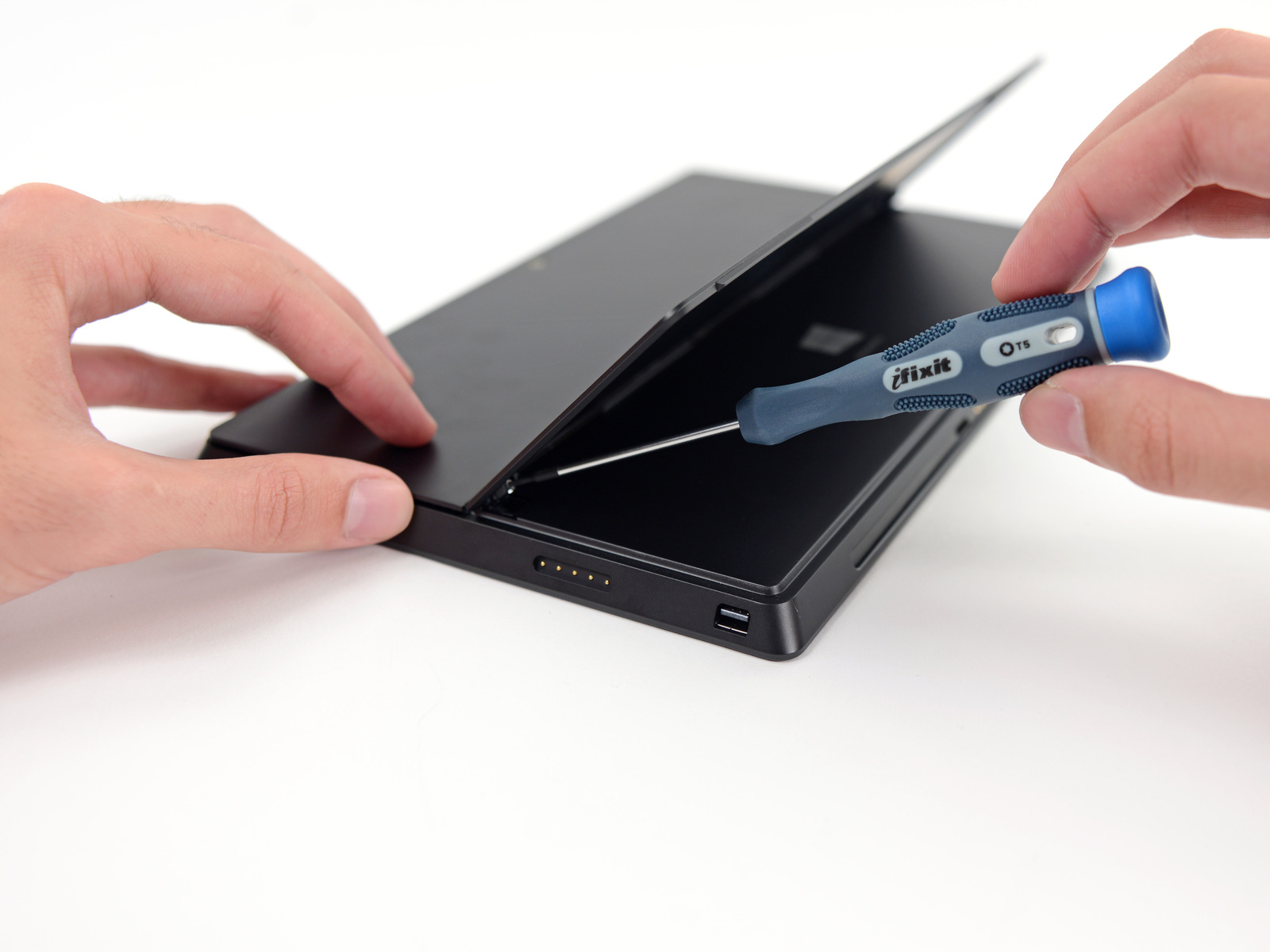 Специалисты из iFixit признали Microsoft Surface Pro 2 практически не поддающимся ремонту image