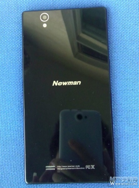 Толщина корпуса смартфона Newman K18, напоминающего Sony Xperia Z, составляет 6,17 мм Толщина корпуса смартфона Newman K18, напоминающего Sony Xperia Z, составляет 6,17 мм