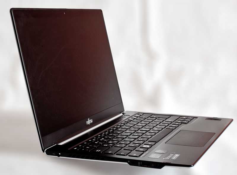 Ультрабук Fujitsu Lifebook U772