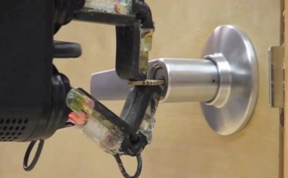 Универсальная и дешёвая механическая рука от iRobot