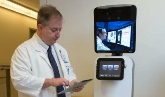 В больницах Северной Америки начали работу медицинские роботы телеприсутствия
