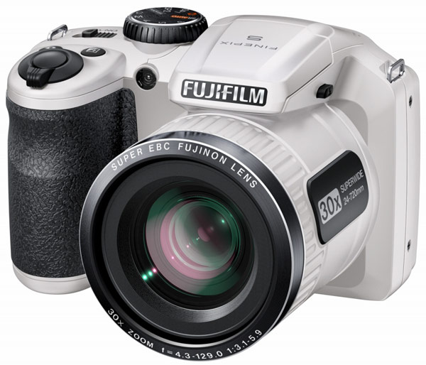 Камеры Fujifilm S4600, S4700 и S4800 доступны в черном, белом и красном цвете