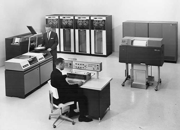 Выпуск компьютеров IBM 1401 продолжался с 1959 по 1971 год