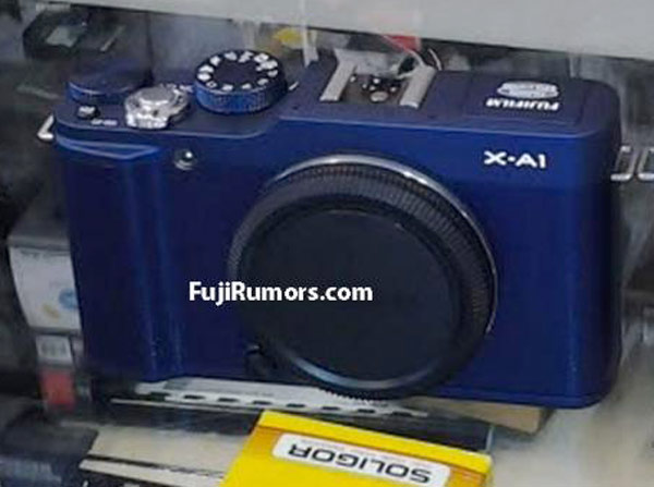 Корпус и органы управления камера Fujifilm X-A1 унаследовала у своей предшественницы