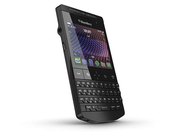 Вероятно, черный Porsche Design P'9981 BlackBerry будет представлен на выставке CES 2013