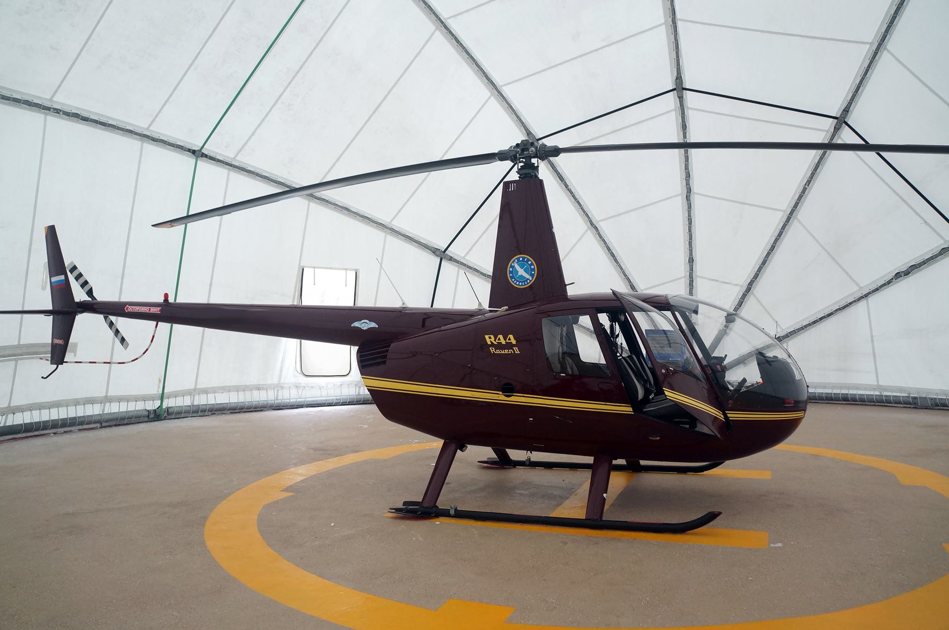 Вертолётный ангар, управляемый с борта ВС