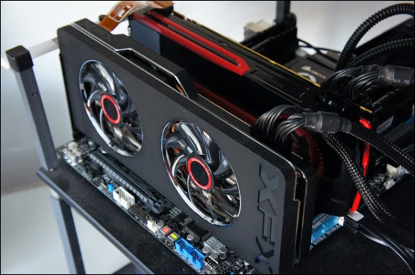 Radeon R9 280X + Radeon HD 7970