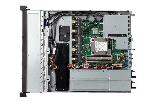 x3250 M5: новое поколение популярного Intel сервера IBM
