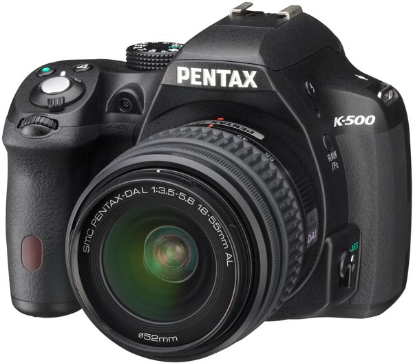 Зеркальная камера Pentax K-500 стоит дешевле старшей модели Pentax K-50