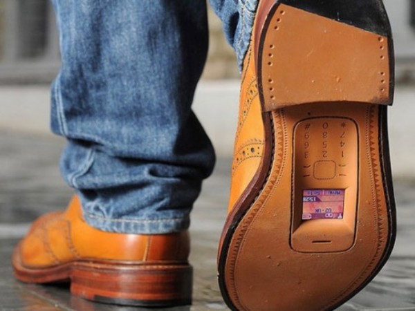 «Шпионская обувь» от О2 предназначена не только для ходьбы «Шпионская обувь» от О2 предназначена не только для ходьбы