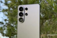 Флагманы Samsung Galaxy S26 продаются на 15% лучше Galaxy S25, но есть нюанс: продажи быстро падают после пика