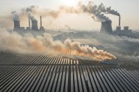 Угольные электростанции оказались скрытым врагом солнечной энергетики. Аэрозоли, возникающие при сжигании угля, заметно снижают эффективность солнечных панелей