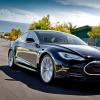Водителя Tesla Model S засекли спящим за рулем на дороге