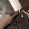 Переходник, позволяющий подключать наушники со штекером 3,5 мм к разъему Lightning, запечатлен в новом видео
