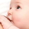 Ученые сравнили материнское молоко с вакциной