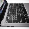 Торговые марки Magic Toolbar и Smart Button указывают на названия нововведений MacBook Pro