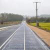 Во Франции открыли первую в мире автомобильную дорогу, покрытую солнечными панелями