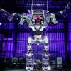 Глава Amazon появился на сцене конференции MARS внутри гигантского робота Method-2