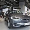 Tesla отзывает 11 000 электромобилей