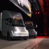 Компания Wal-Mart уже заказала 15 грузовиков Tesla Semi