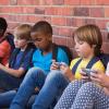 Во Франции решили запретить использование мобильных телефонов в школах