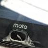 Верхний пластиковый слой экранов Moto Z2 Force может отслаиваться, но Motorola готова в этих случаях заменить его бесплатно