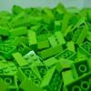 Lego «позеленеет» (но наступать на его кубики все равно будет больно)