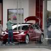 Выход Tesla Model 3 на международном рынке отложен