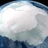 Антарктида потеряла рекордное количество льда
