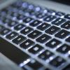 Apple отремонтирует «залипающие» клавиатуры MacBook и MacBook Pro