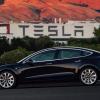 Электрокар Tesla Model 3 получил функцию автопарковки