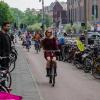 В следующем году в Нидерландах велосипедистам во время движения запретят пользоваться телефонами