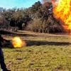 Может ли АК-47 поджечь елку: опыт с огоньком