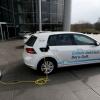 Volkswagen запустит производство мобильных зарядных станций для электромобилей