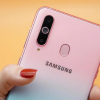Смартфон Samsung Galaxy A8s Female Edition красуется на качественных фото